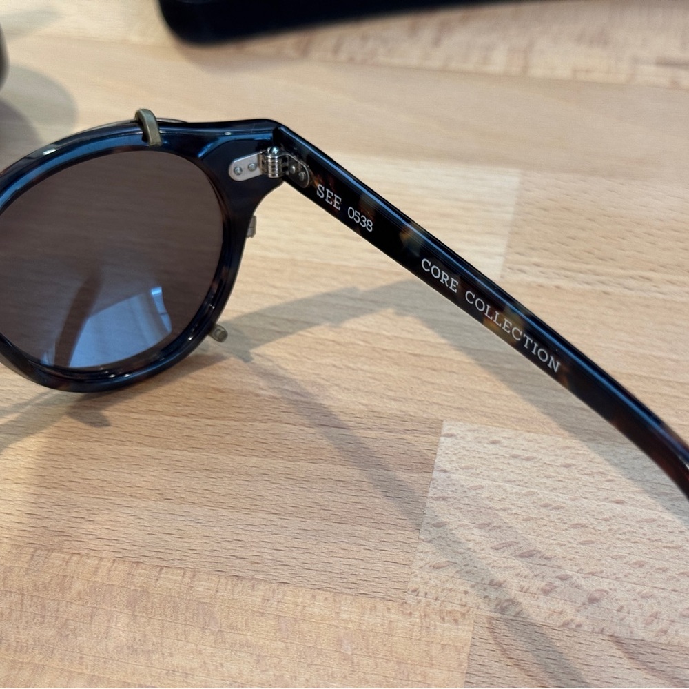 Black Round Glasses - image 4